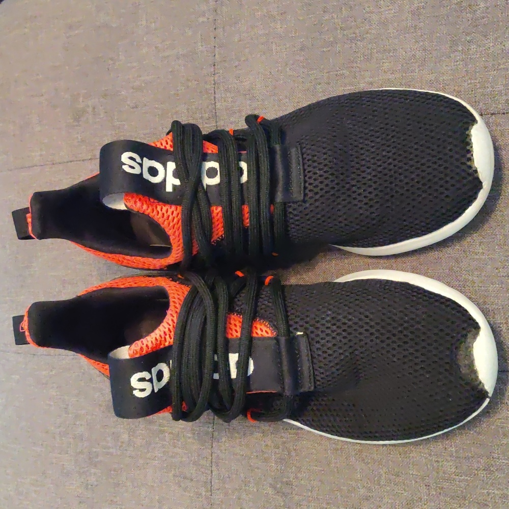 Adidas Lite Racer in a Size 7